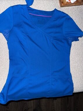 Royal Blue Women's V-Neck Short Sleeve Top - purple label